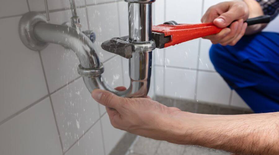 Expert burst pipe repair services in Uniontown, AL